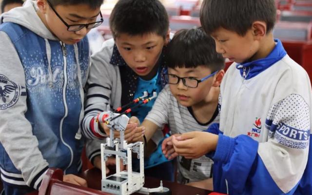河南省安阳市创客教育助推学校创新发展